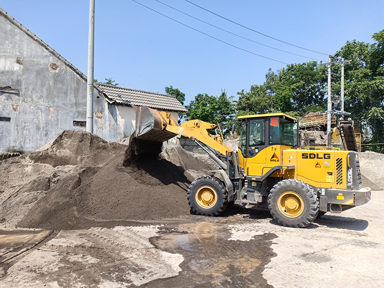 Robust SDLG LG936L enhances operations at Indonesian stone crushing plant